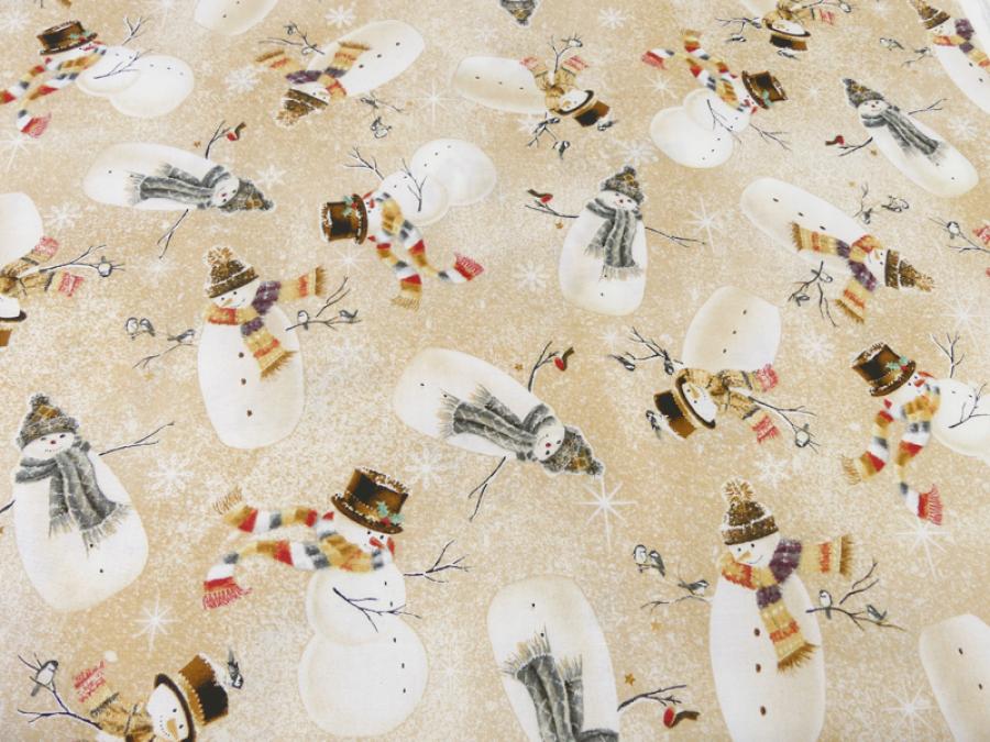 Patchworkstoff Woodland Friends mit Schneemännern und Vögel tan Ausschnittansicht